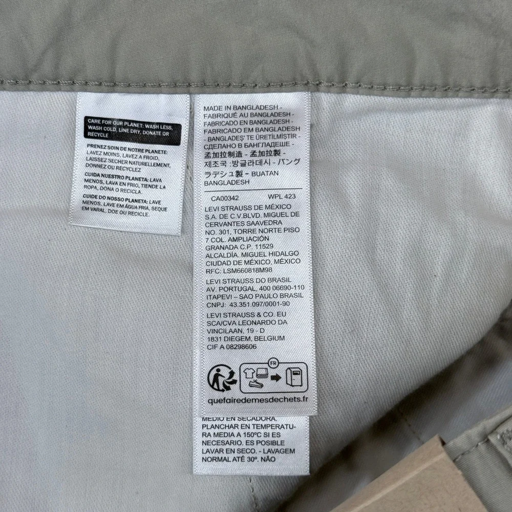 Levis Carrier‎ Cargo Shorts Mens 42 Tan Khaki Loose Fit Cotton 232510237 NEW
